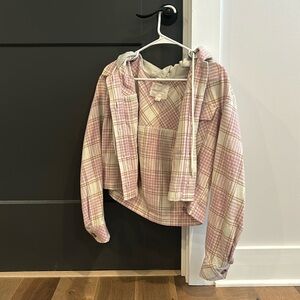 Aeropostal pink and beige cropped flannel hoodie